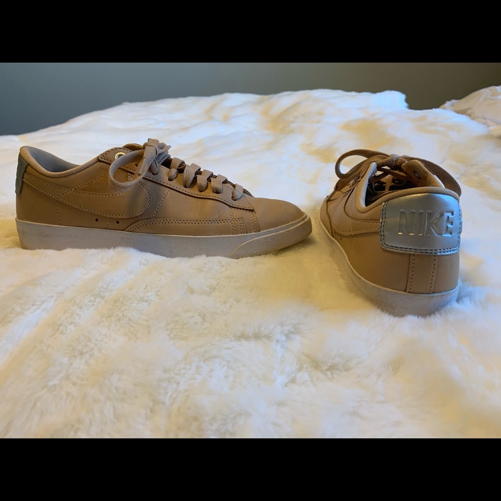 Tan & silver Nike trainers. Size 7.5, Hardly worn